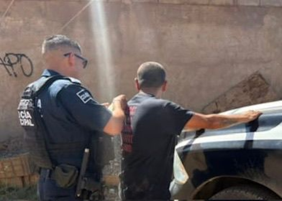 Los reportaron por riña y fueron detenidos por posesión de drogas